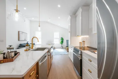 10 Rockland St #4