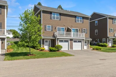 4 Fairview St #8 1