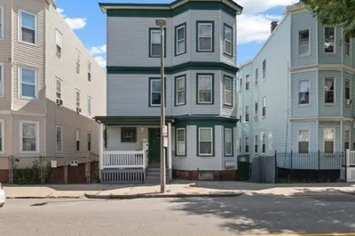 130 Boston St 1