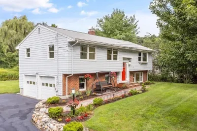 31 Valleyfield St