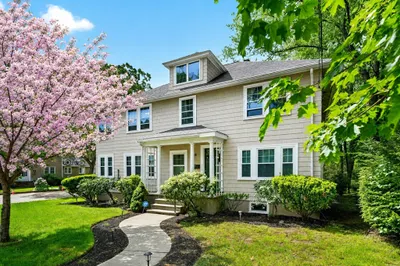 288 AuBurndale Ave #B 1