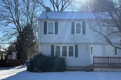 11 Julian Ln #11