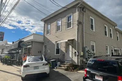 149 Main St #3 1