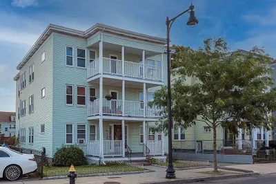 644 Hyde Park Ave #2R