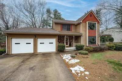 33 Forest Ridge Ln