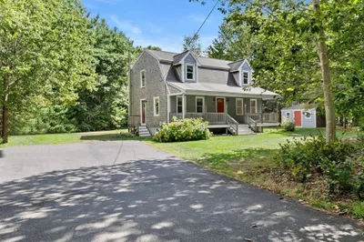 89 Plain St 1