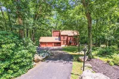 466 Greenbush Rd 1