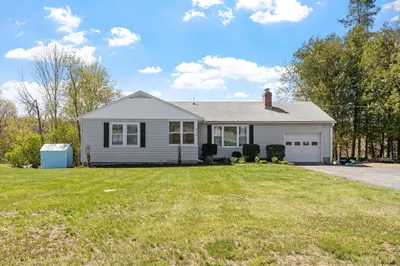 319 Chase Road 1
