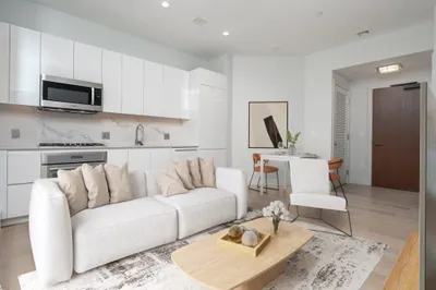 135 Seaport Blvd #526