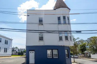 47 Nichols St 1