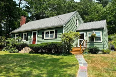 274 Pleasant St 1