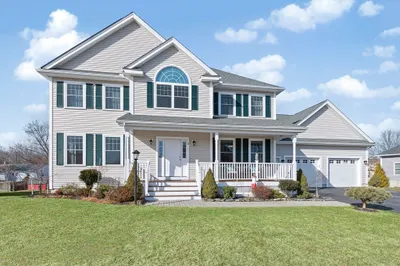 13 Watson Ln