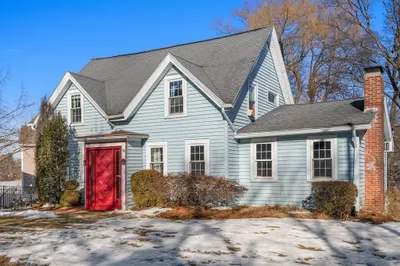 122 Forest St