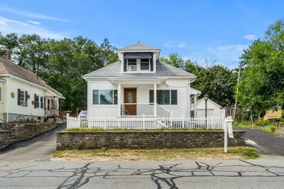 150 E Meadow