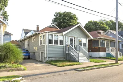 87 Edwin St 1