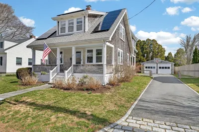 7 Akin St