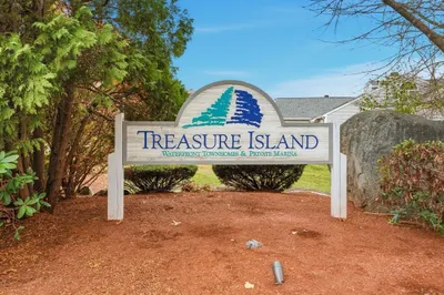 303 Treasure Island Rd #303 1