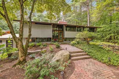 60 Fern Lane 1