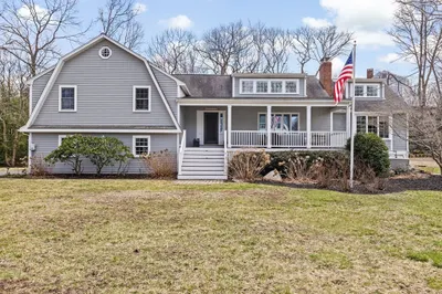 144 Linden Dr 1