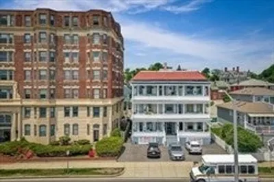 281 Lynn Shore Dr #3