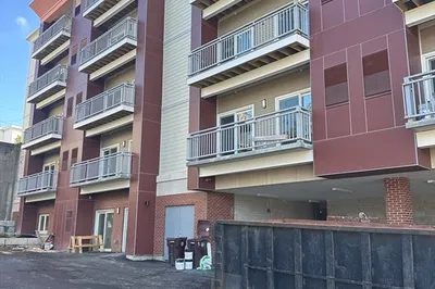 10 Franklin Ave #305