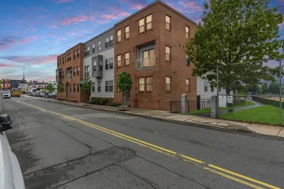 16 Boardman St #204 1