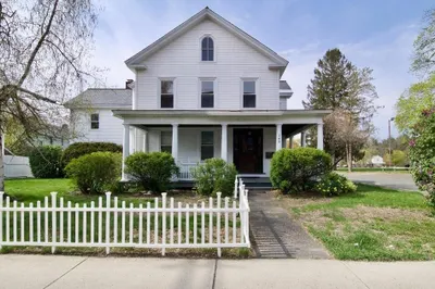 145 Pleasant St #Unit 2 1