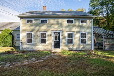 76 Amherst Rd