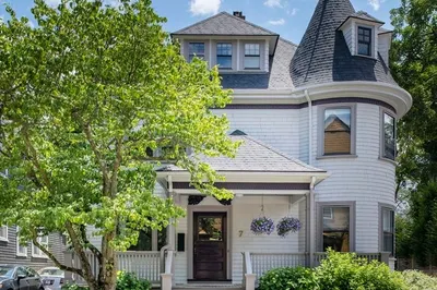 7 Dana Street