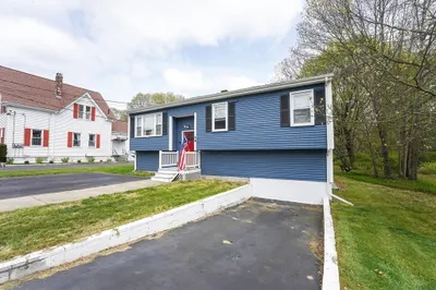 24 Anawan St