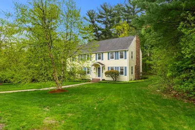 13 Laconia Cir