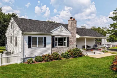 279 Russells Mills Rd 1