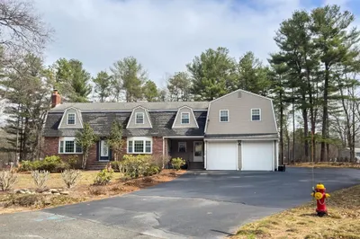 110 Maureen Dr 1