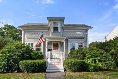152 Central St 1