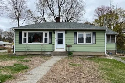 397 Massasoit Rd
