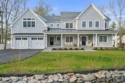 8 Albee Drive 1
