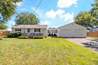 66 Greenleaf St 1