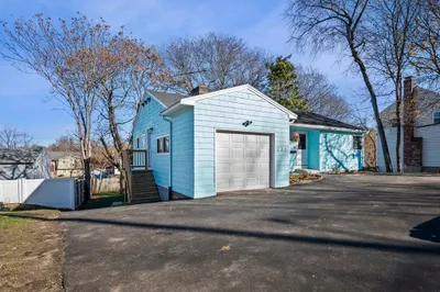 233 Lowell St #2