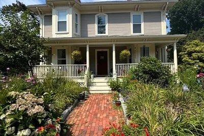 106 Hale St #2