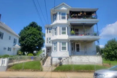 528 Lawton St