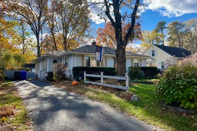 157 Gardens Dr