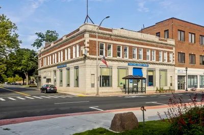 10 Central St 1