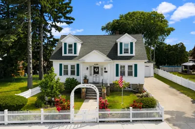 2422 Acushnet Ave 1