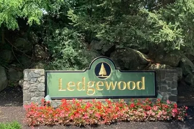 6 Ledgewood Way #19 1