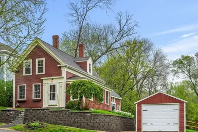 11 S Pleasant St