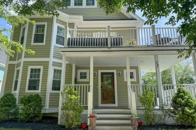 17 Tremlett St #1