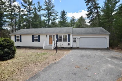 21 Myles Standish Dr 1