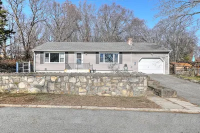 15 Burwell St