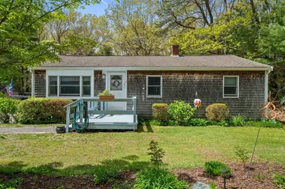 152 Oak St 1