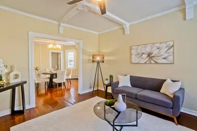 30 Parkwood St